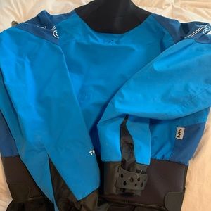 Women’s Medium Dry Top NRS Triton